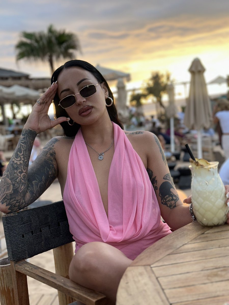 naomissoto's tweet photo. 🦩 https://t.co/d6Vpz3Nnk3