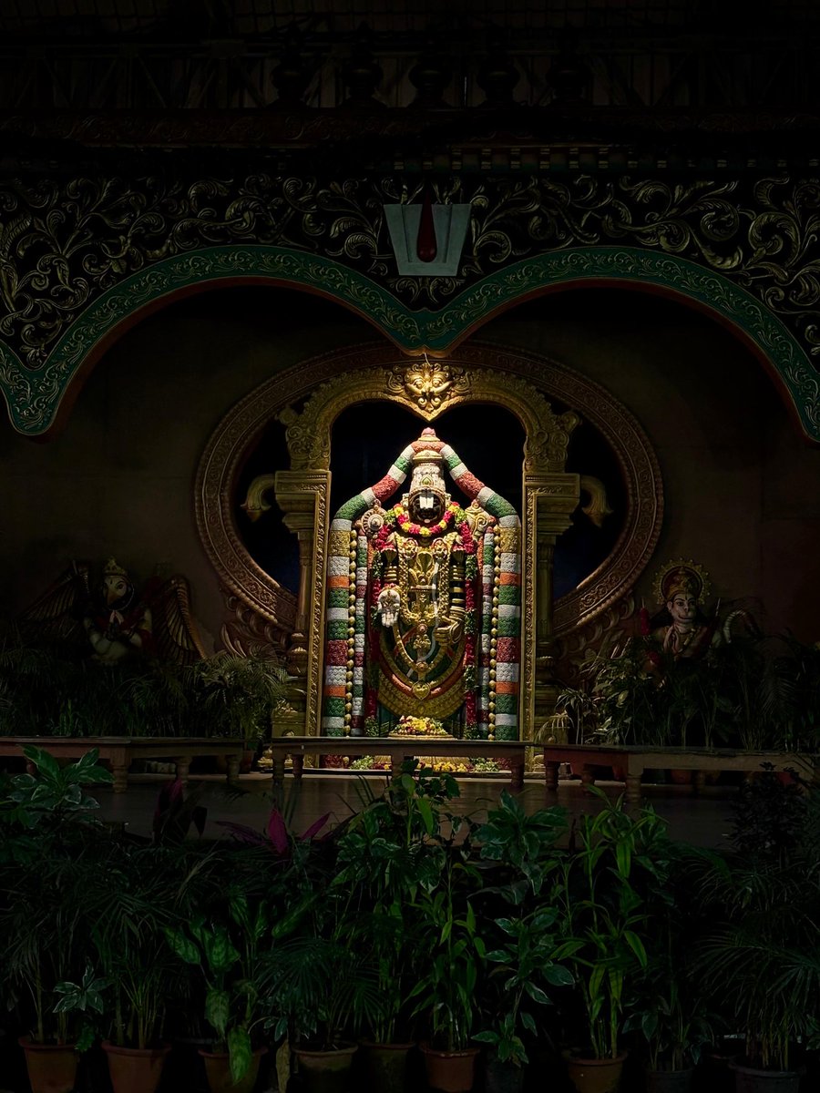 Sweety_611's tweet image. ఓం నమో నారాయణాయ! 💛🙏
ఈ రోజు(6.11.25) అంగప్రదక్షిణ సేవ భాగ్యం కలిగింది. ❤️🙏 గోవిందా 🙌
#Tirumala