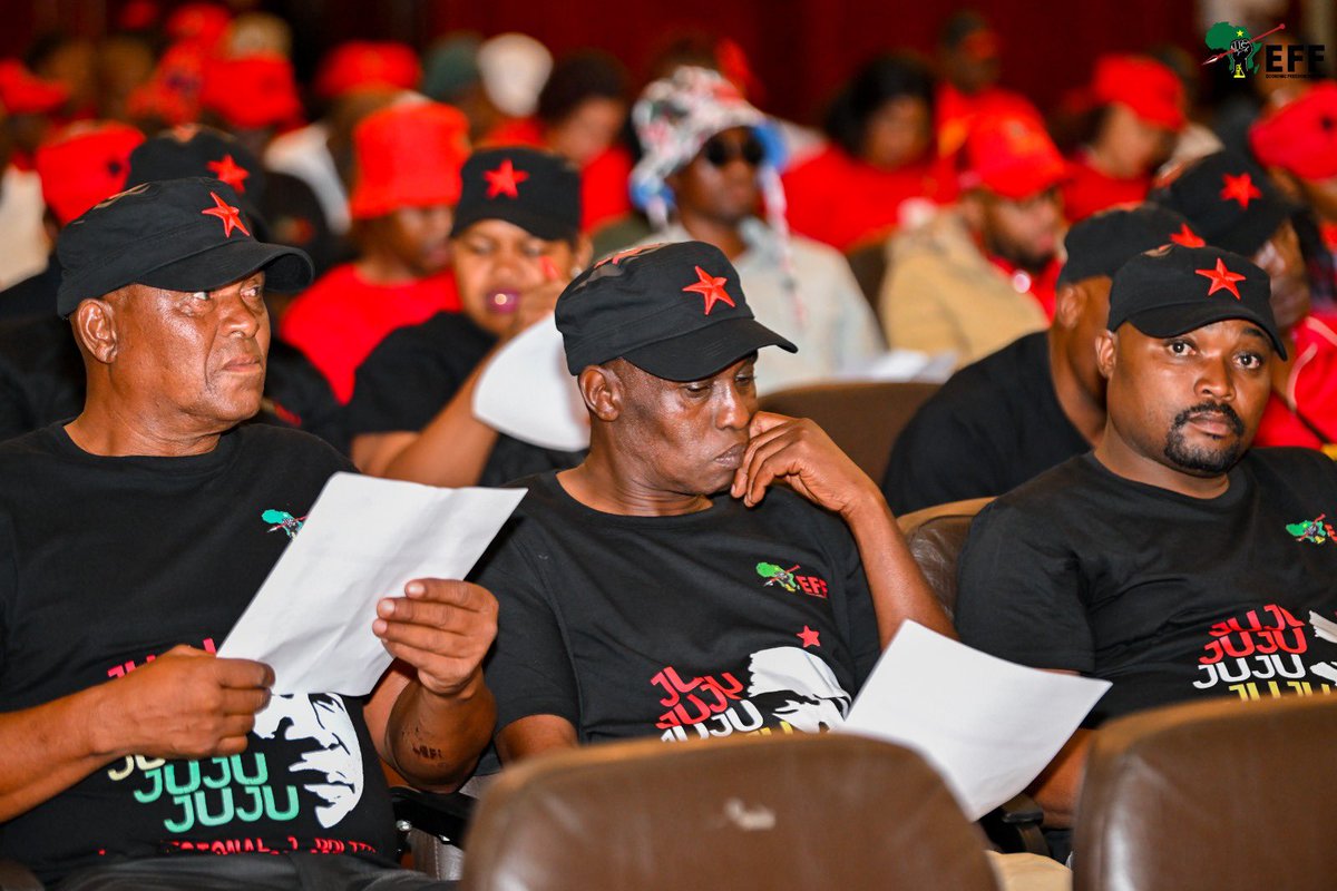 EFFGautengProv's tweet image. 🚨In Pictures🚨

The EFF Gauteng Provincial Leadership, Chairperson @DungaLeko and Secretary @moshekoi ensuring the proper running of the Extended PCT. We remain the only organization that holds the executive accountable, that asks difficult questions without fear of intimidation