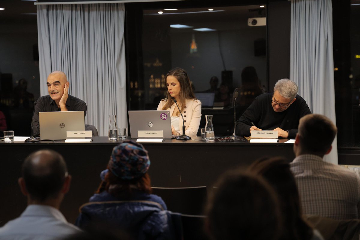 cbamadrid's tweet photo. ¿Qué hacer ante el auge de movimientos autoritarios y neorreaccionarios?

Reflexionamos sobre los desafíos políticos, sociales y éticos de nuestro tiempo en el diálogo 'Crisis de las formas de vida democráticas'.

Con Pablo López Álvarez, @clararamassm y Rodrigo Castro. https://t.co/CzamFqHUVu