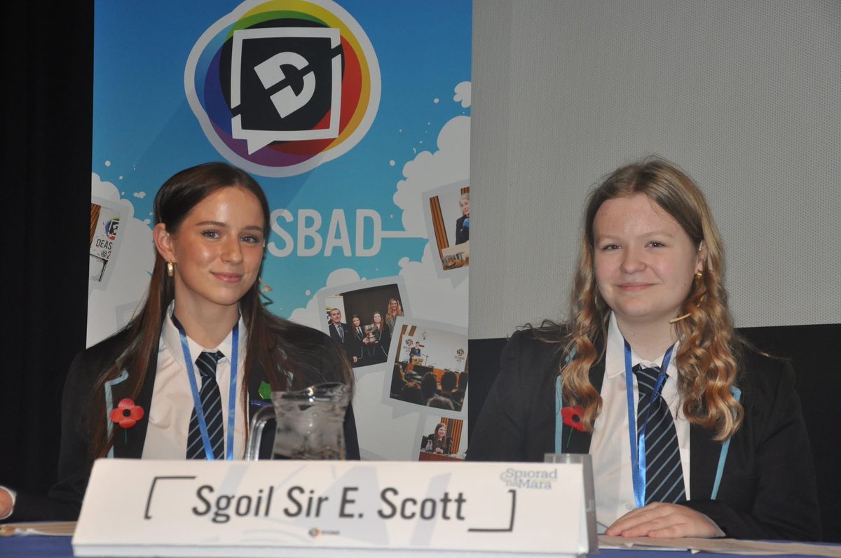 Deasbad Naiseanta tweet media