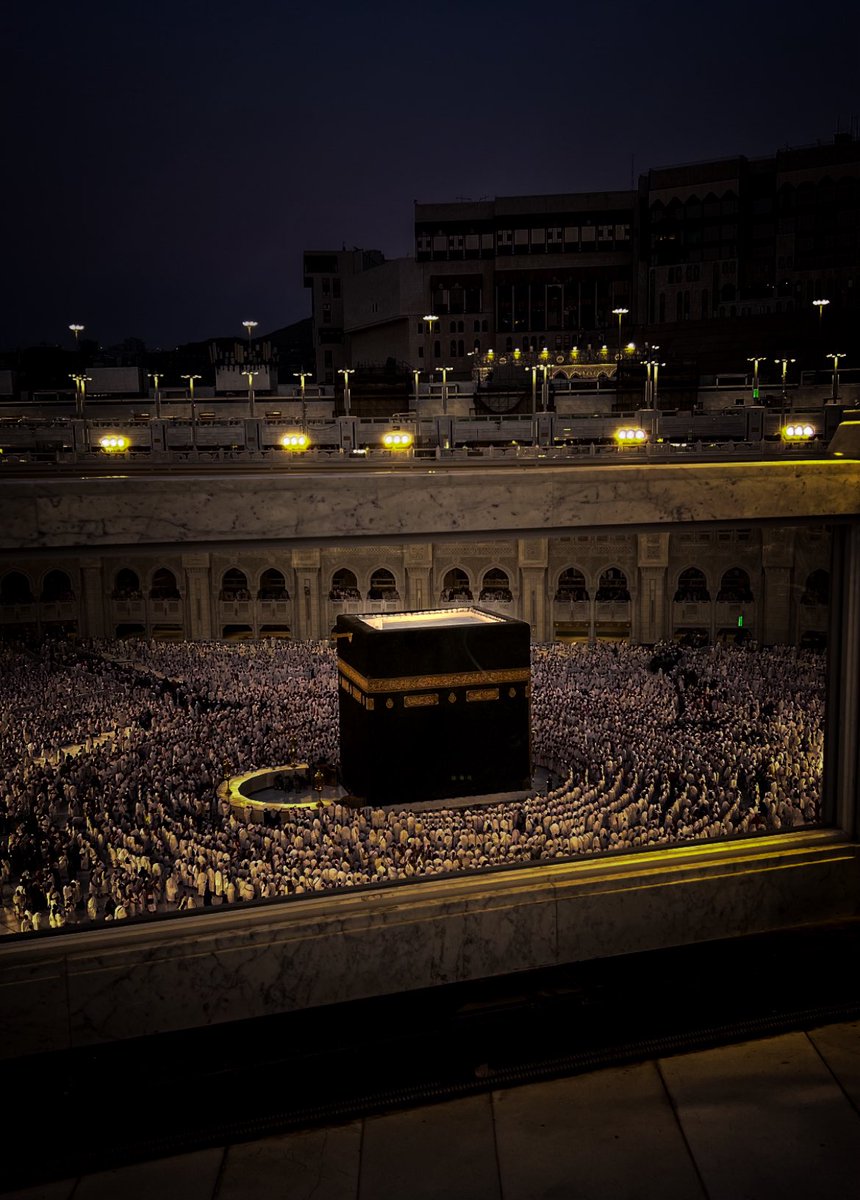 s400yyd's tweet photo. Last time seeing the Ka’bah

May Allah bring me back here again soon, and every one of us https://t.co/2HgOt7E0yA
