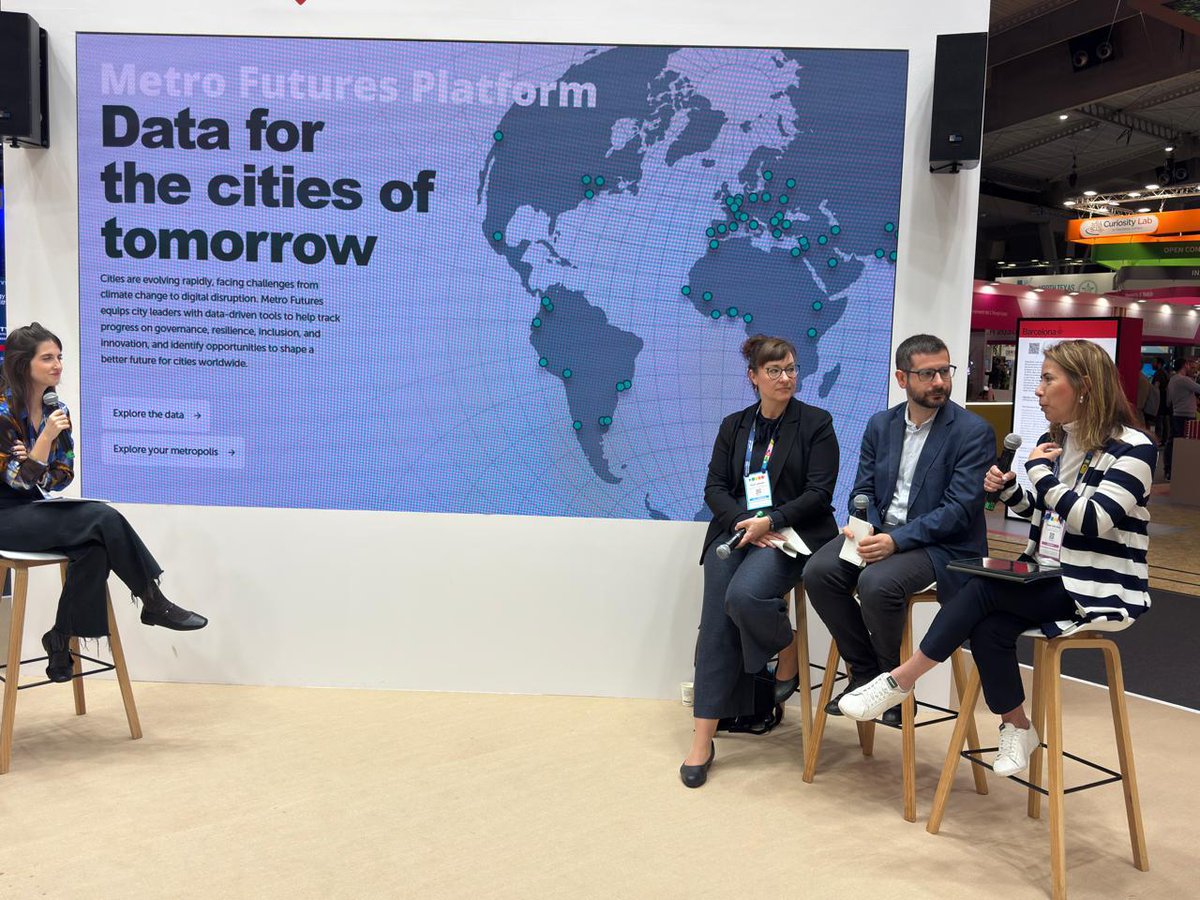 Desde el stand del Área Metropolitana de Barcelona en <a href="/SmartCityexpo/">Smart City Expo World Congress</a>, participamos en el lanzamiento de #MetroFutures, una plataforma que convierte información metropolitana en acción colectiva. Junto a Barcelona🇪🇸, Berlín🇩🇪 y @MetropolisOrg, exploramos la apuesta de uso de datos