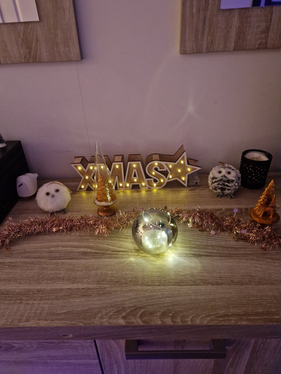 NathalieNCGirl's tweet photo. Started decorating for Xmas
Never started this early on but the fact its dark outside for most of the days and from 5pm like night made me start this early 
#Cosyness
#XmasIsComing
✨️🎄❤️ https://t.co/BRNXq8iWMf