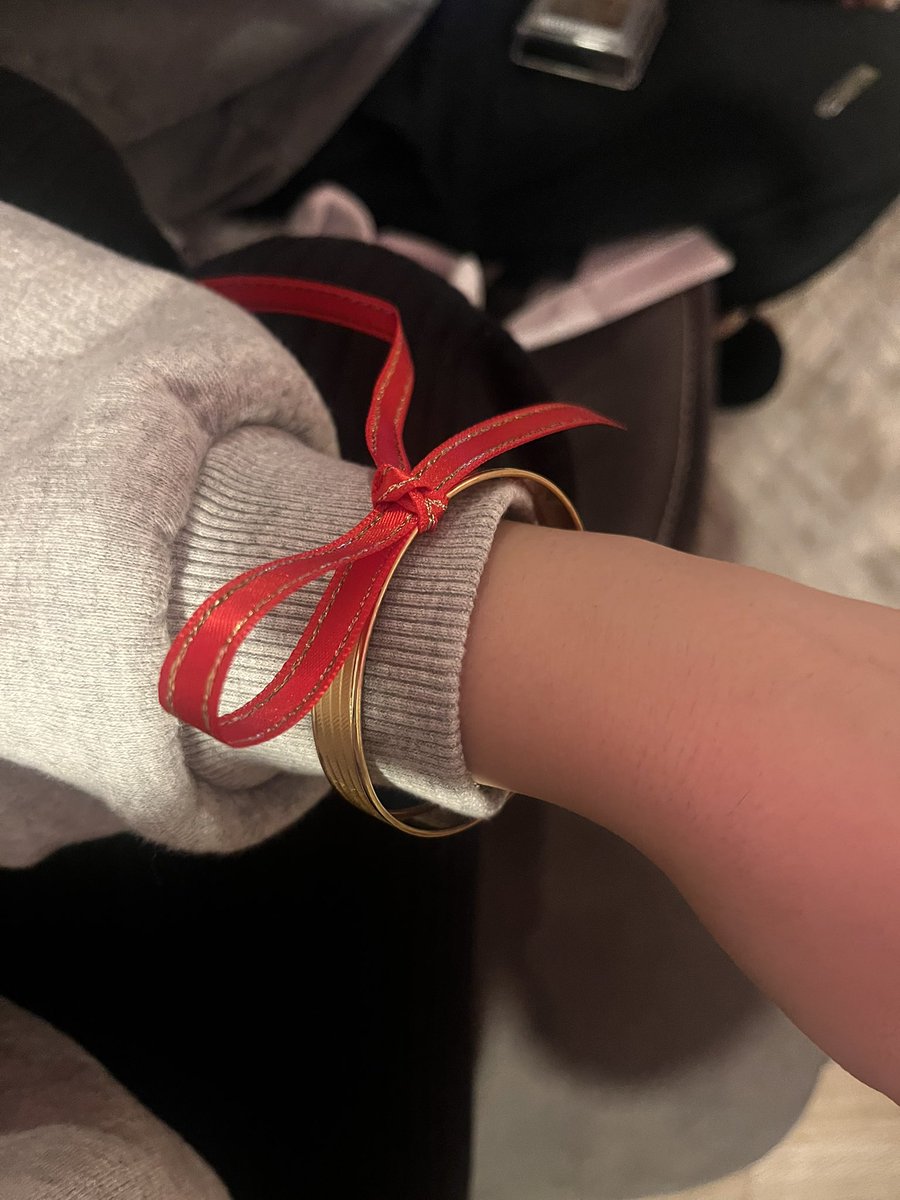 enistenize pogaca yaptim o da bana bilezik aldi odestik