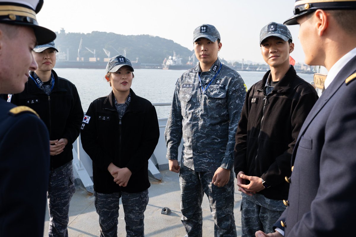 ALPACI_FAPF's tweet image. #HIMANTURA Our frigate in South Korea 🇰🇷 strengthening our cooperation🤝 for regional stability and freedom of navigation in the #Pacific