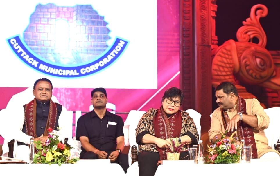 debashish_mla's tweet image. ଐତିହାସିକ କଟକ ବାଲିଯାତ୍ରା ୨୦୨୫ ଉତ୍ସବ ରେ ଯୋଗଦେବା ଅବସରରେ। 

#BaliYatar #Cuttack