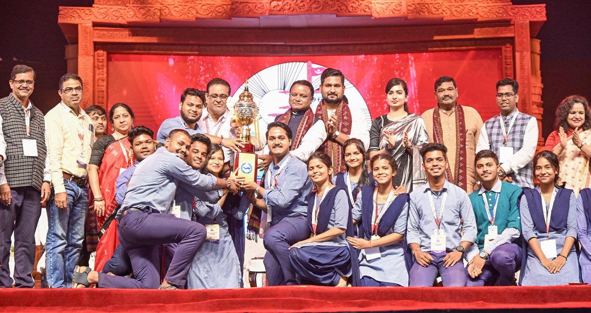 debashish_mla's tweet image. ଐତିହାସିକ କଟକ ବାଲିଯାତ୍ରା ୨୦୨୫ ଉତ୍ସବ ରେ ଯୋଗଦେବା ଅବସରରେ। 

#BaliYatar #Cuttack