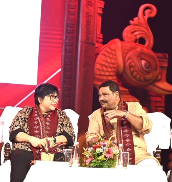 debashish_mla's tweet image. ଐତିହାସିକ କଟକ ବାଲିଯାତ୍ରା ୨୦୨୫ ଉତ୍ସବ ରେ ଯୋଗଦେବା ଅବସରରେ। 

#BaliYatar #Cuttack