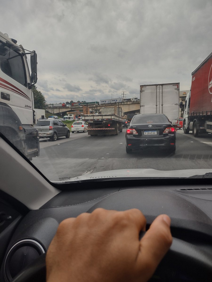 Jethinhoo13's tweet image. Vontade de largar o carro aqui e continuar o percurso andando...
#odeiotransito
