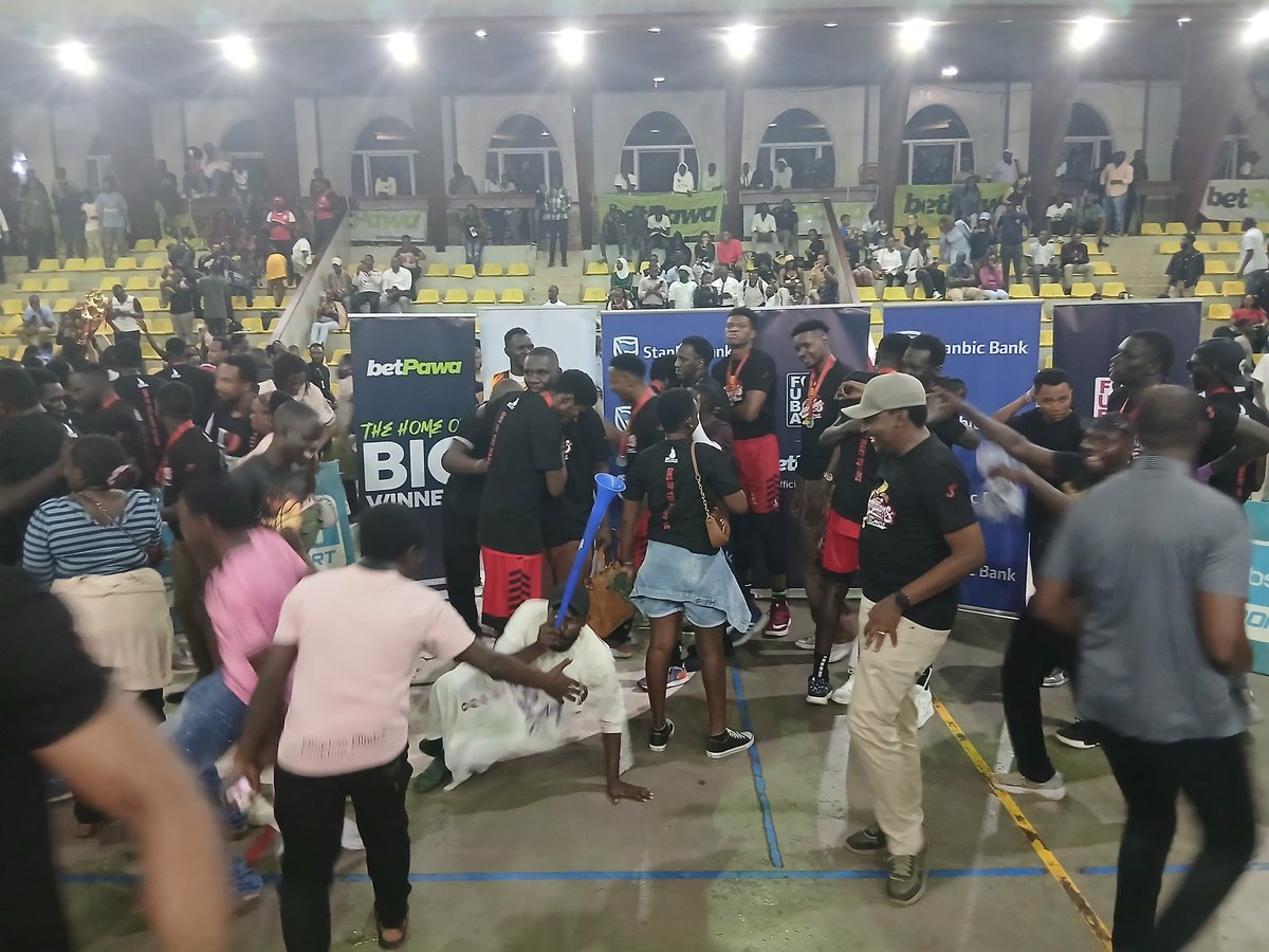 MarkSsali's tweet photo. They will ask, where were you? And you will ask, when what? And I will say, the night the @Namblazers pulled off the seemingly impossible, toppling the indomitable @CityOilers. Unreal, surreal, very real!!!!!! Oh yes, you read that right, we have a new basketball champion! https://t.co/ndJMZEJUd3