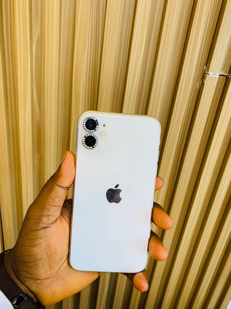 PObafisan's tweet photo. iPhone 11 64Gb clean and neat with no faceID going cheap
Price :200k🔥🔥🔥
Call or WhatsApp this number if interested:08167473172☎️☎️☎️
Receipt available💯
Location: Bannex plaza🔥🔥🔥
#praizdigitals #abujaconnect @ABUJAPLUG @abujastreets @MBMAbujaRealtor https://t.co/gaFWmAcSht