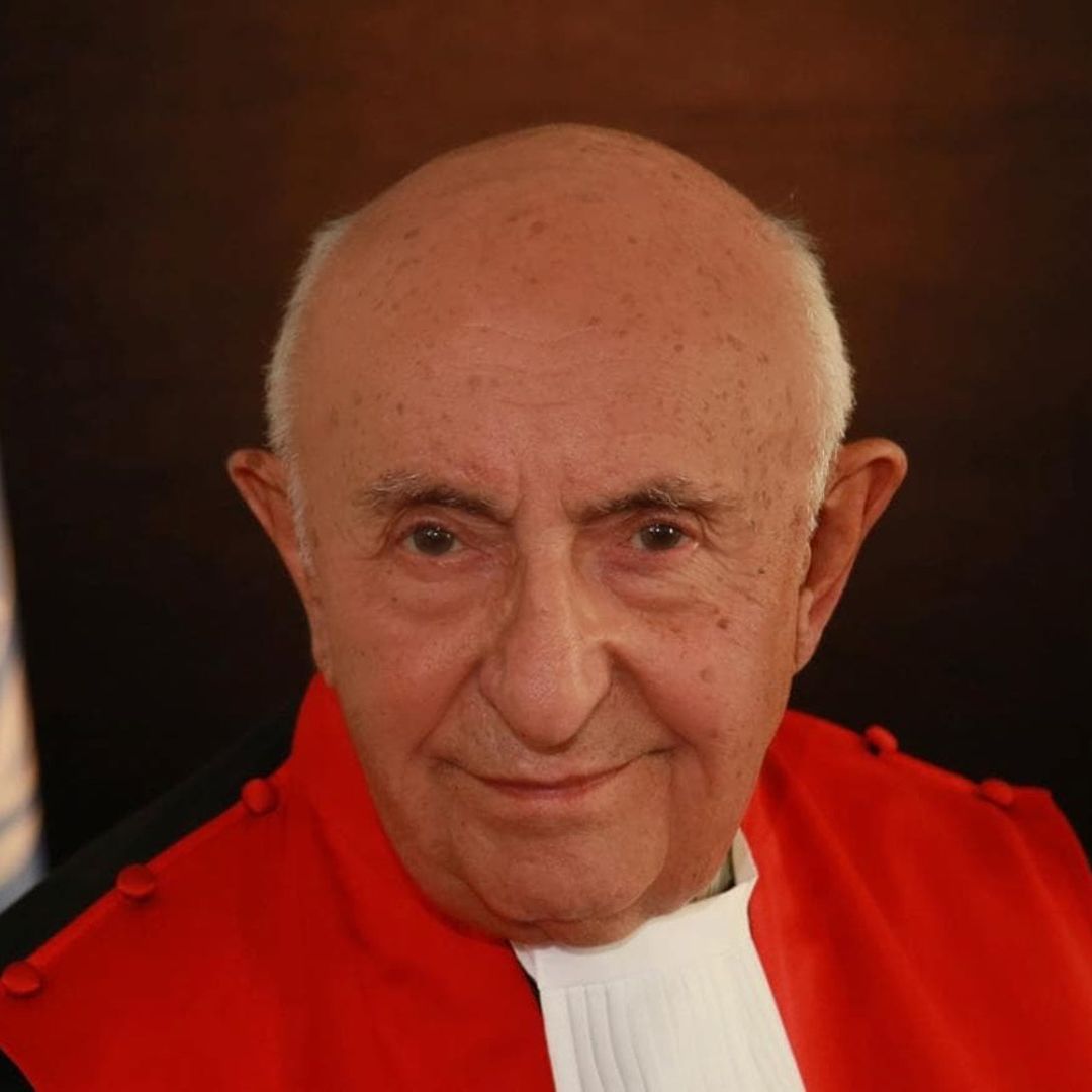 howtoacademy's tweet image. #TheodorMeron survived ghettos and camps during WWII, then rose to become one of the most influential international judges of his time. He joins us to share his story  from surviving the Holocaust to judging genocide .

13 Jan | 6:15pm | London &amp;amp; Online
howtoacademy.com/events/theodor…