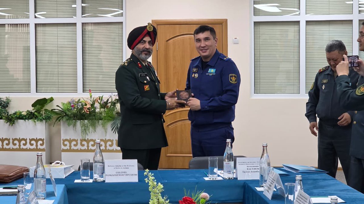 ia_awc's tweet image. Strategic dialogue continues! 🇮🇳🇰🇿 HC Course Officers from #AWC engage with counterparts at National Defence University, Astana, discussing national &amp;amp; strategic priorities. Visited Military Cadet College &amp;amp; Military Museum, strengthening bilateral cooperation &amp;amp; cultural ties 💡
