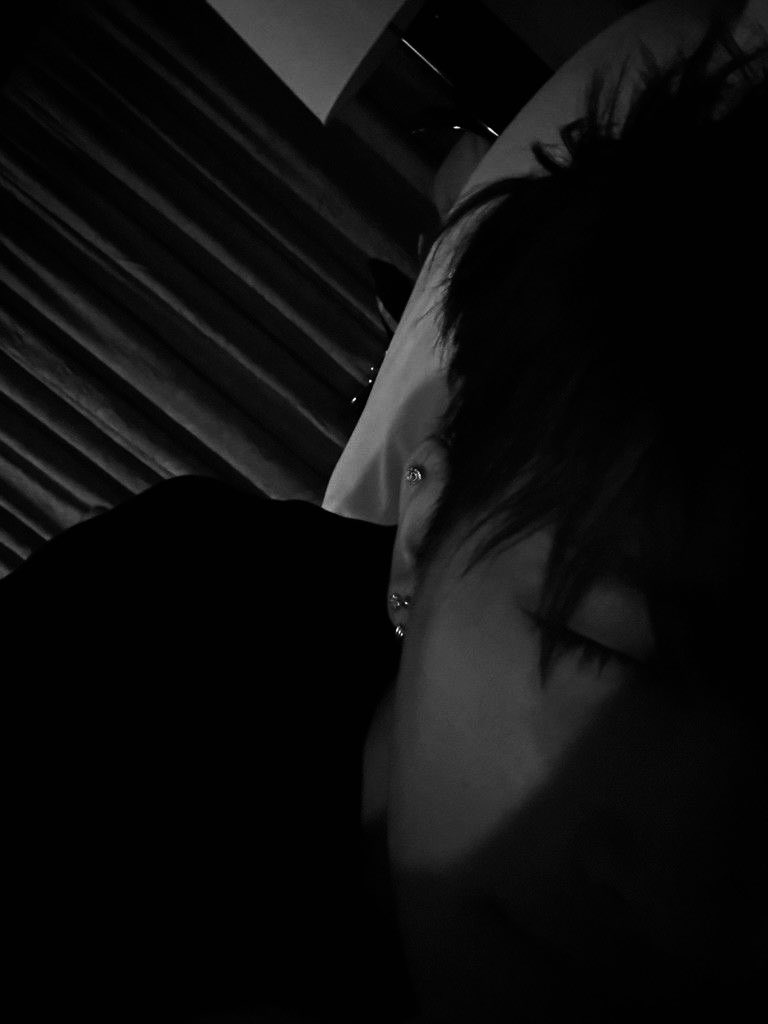 this nocturnal simply cannot wake up early even if my whole life depended on it, I cannot. but hello everyone!