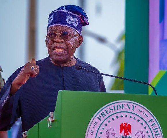 If you are proud of our President Tinubu Retweet and Drop your handle let's follow u aggressively❤️✊🇳🇬