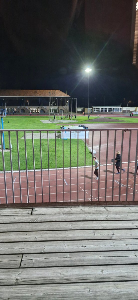 AVeldhuizen's tweet photo. Na een dag op de Nationale Sport Vakbeurs in Gorinchem gaat ook de normale sport weer door. Naar de training van Ruben https://t.co/uutsoiHpPH