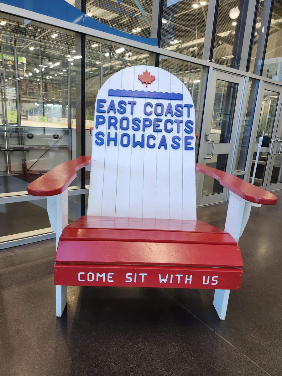 EastlinkAidan's tweet photo. At the Pictou County Wellness Centre tonight for the East Coast Prospects Showcase, featuring players from @THEMHL and @LHJAAAQ .
Lots of talent on display tonight at 7:30 on @Eastlink 10/610!
Myself and @gmacsask on the call, @eastlinkmavs is our host!!! https://t.co/fqypoEYbjb