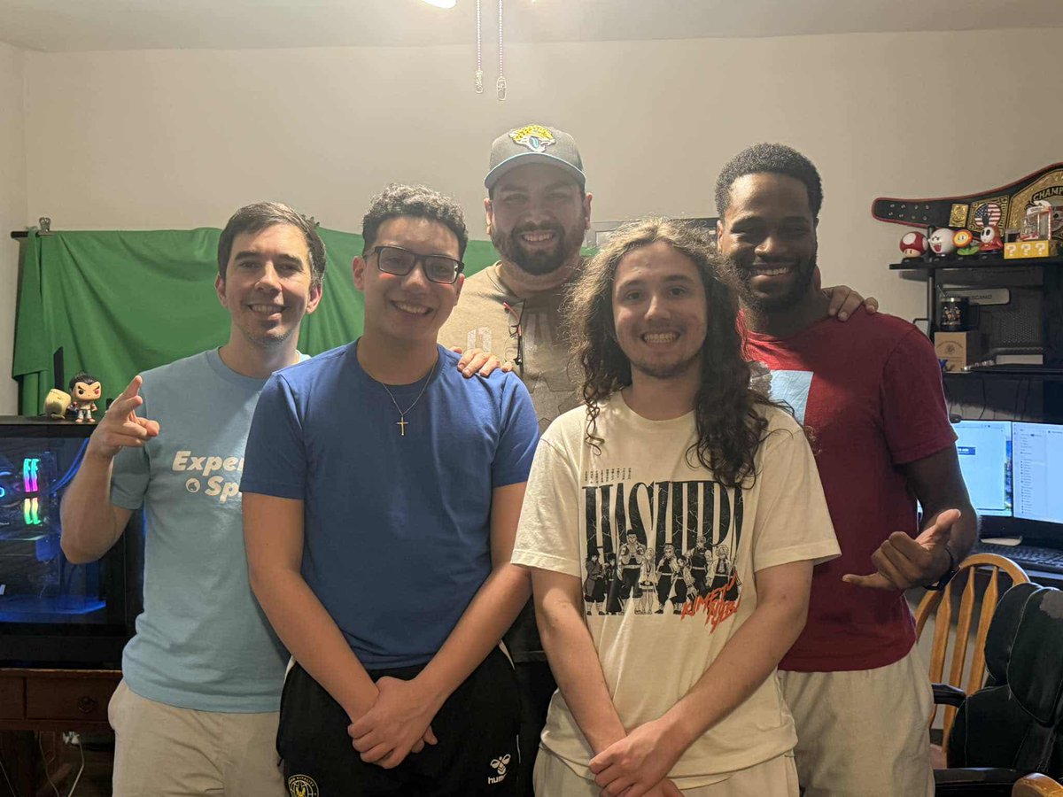 I can't believe it. My old man got even more old, 47 years old 🤣 happy birthday <a href="/KingReySr_/">KingReySr</a>