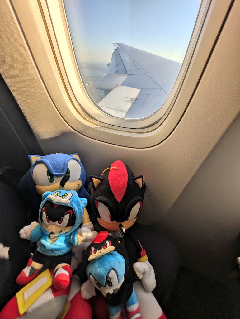 Finally flying back to Texas from <a href="/sonicconuk/">Sonic Con UK</a> 
So many amazing and wonderful people that I got to meet- and many amazing memories!!! 🥹💕

I look forward to hopefully going again next year 🥰