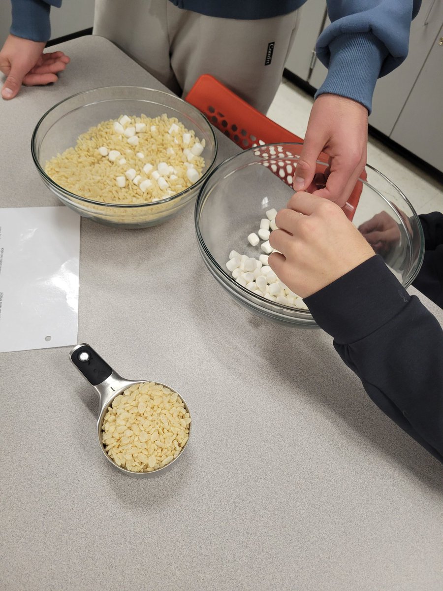 Anderson_FCS's tweet image. Rice KrIspie Treats are super easy... as long as you follow the directions. #CookingClass #AHSisFamily