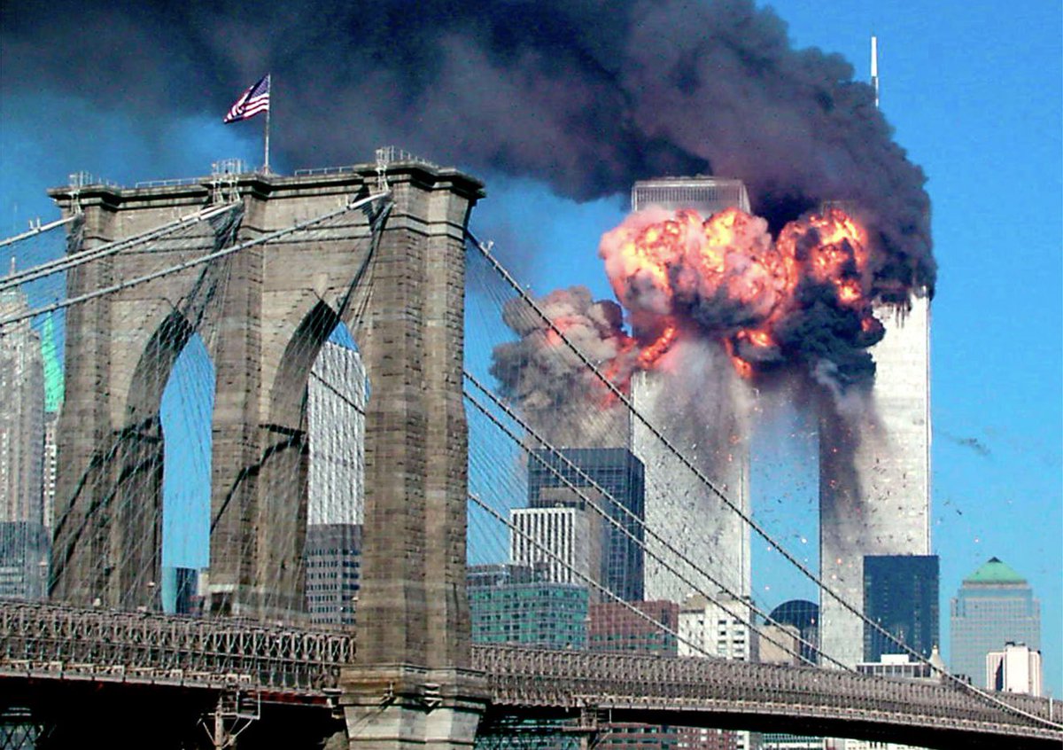 El 12 de septiembre de 2001, miembros de la religión MUSULMANA perpetraron los cobardes ataques a las torres gemelas en New York. 
Hoy comenzará a gobernar esa misma ciudad un MUSULMÁN con ideas muy radicales y apartadas del CAPITALISMO.
Que está pasando..?