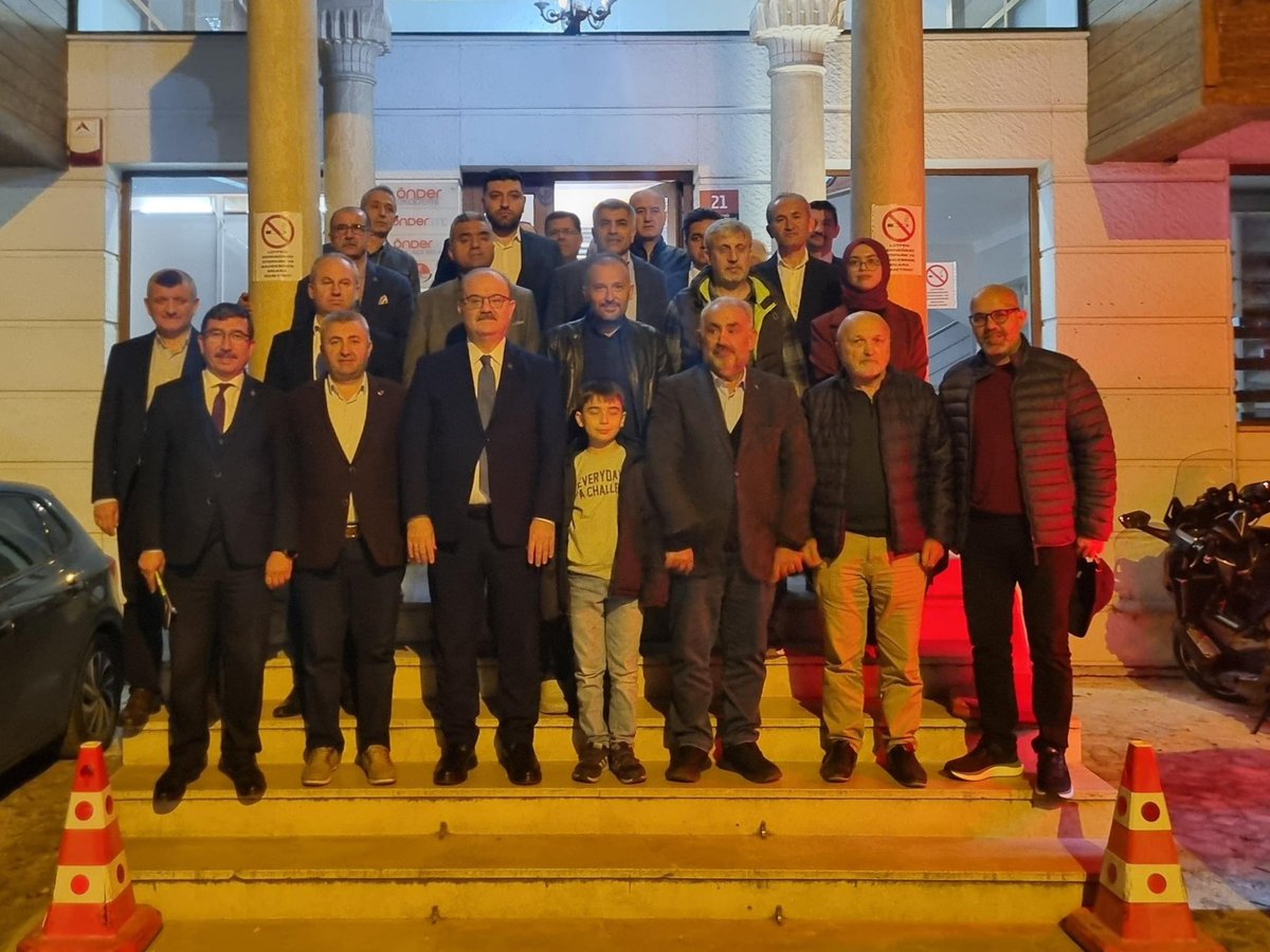 “Yeni Dünya Düzeninde Yumuşak ve Sert Gücün Arasındaki Denge” başlıklı konuda düşüncelerimizi paylaşmak için Erdemli Yöneticiler Akademisine (EYAD) misafir olduk. 
Derneğin Genel Başkanlığını yürüten önceki dönem Çalışma ve Sosyal Güvenlik Bakan Yardımcımız, 25. 26. ve 27. Dönem