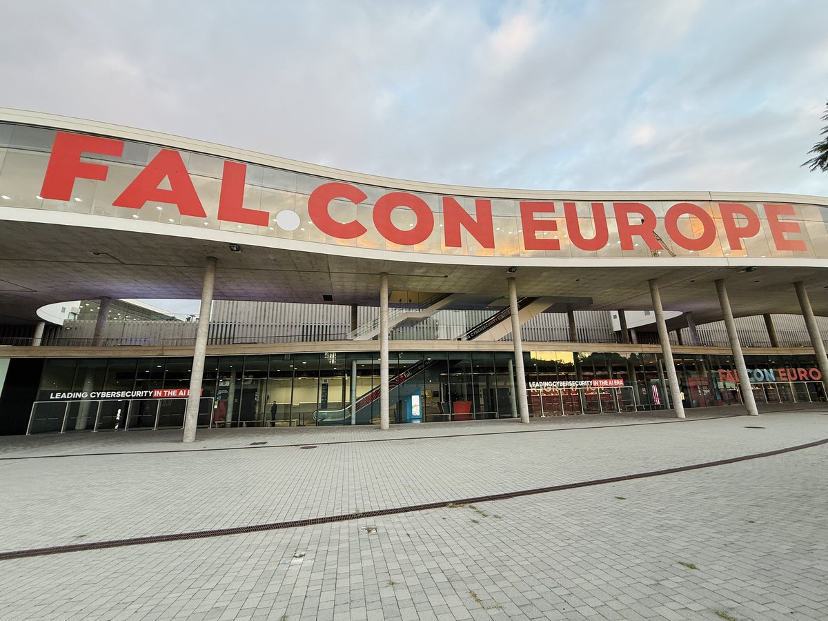 headshot_co's tweet photo. Day one of @CrowdStrike Fal.Con Europe ✅ Thanks to the hundreds of attendees that visited us today! Tomorrow is your last chance to come and see us and @awscloud for your complimentary headshot 📸

#FalConEU2025 https://t.co/59m0TCguuC