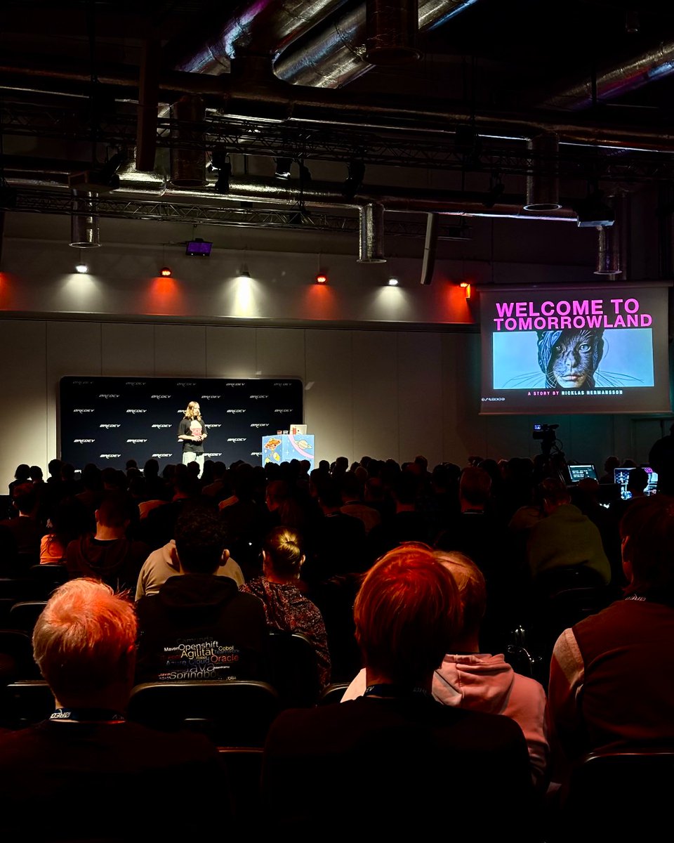 oredev's tweet image. “The future isn’t something we wait for — it’s something we build.” 💭 -Niclas Hermansson wrapped up an incredible first day at #Øredev2025.

What a way to start this journey. Stay tuned for day two! 🚀

#ToInfinityAndBeyond #WelcomeToTomorrow #Techevents