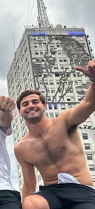 ferthorli's tweet image. GENTE has named Santiago Sosa the Sexiest Man Alive of 2025.