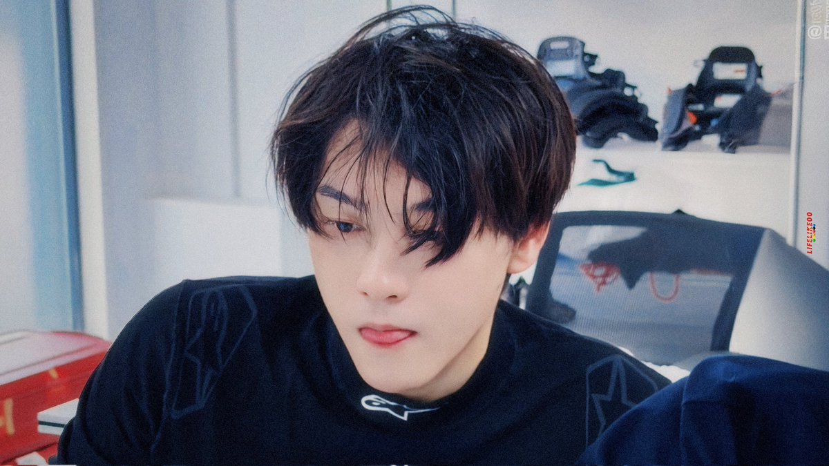 Diaryofmanyid's tweet photo. คนเท่ๆ แบบหน้าสด หล่อมาก 

#TianXuning #田栩宁 #เถียนสวี่หนิง https://t.co/C30aYXHcyK
