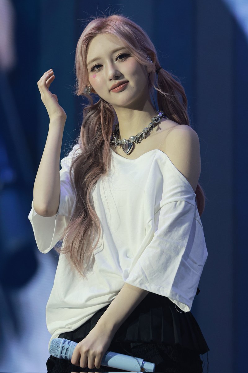 kpop_data_set's tweet image. 251102 Gaeul 🫳☺️

Purchase full album 5300 pics ganknow.com/services/70519…

#가을 #김가을
#ガウル #GAEUL
#IVE #아이브