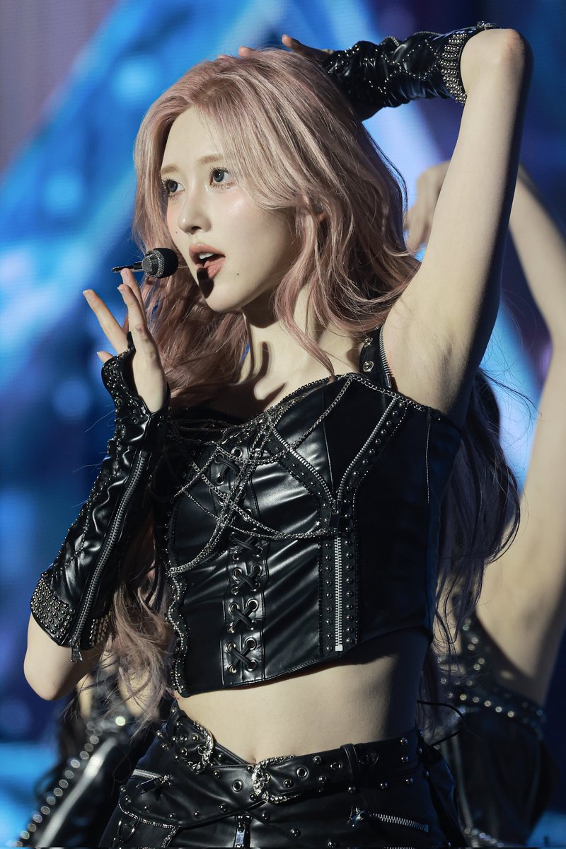 kpop_data_set's tweet image. 251102 Gaeul 🫳☺️

Purchase full album 5300 pics ganknow.com/services/70519…

#가을 #김가을
#ガウル #GAEUL
#IVE #아이브