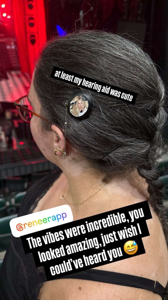 j_margs's tweet photo. raise your hand if you’ve been personally victimized by @reneerapp 🙋🏻‍♀️ https://t.co/SYfbxaIZlD