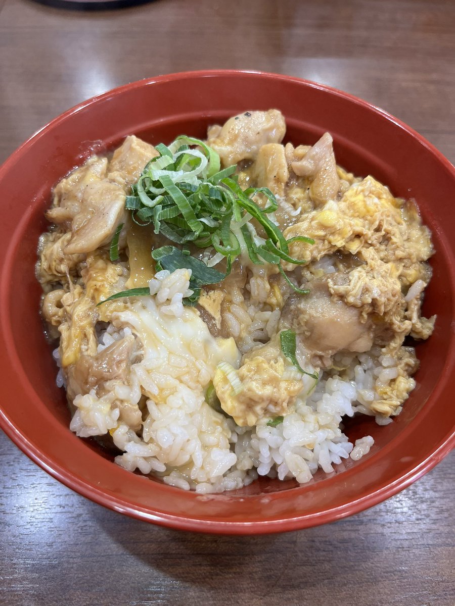 simo_vous_qlait's tweet photo. 阪急神戸線が事故の影響で大幅遅延。
せっかく遅刻理由ができたのに時間通りに行ってどうすんだという気持ち🥴 https://t.co/DhUI6peqU9