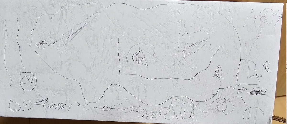 お絵かきブームが来ているっぽい
ハロウィン終わっちゃったけど、ジャック・オー・ランタン描いてくれた🎃
Zoom会でやったのが良かったのかも。友達と一緒に書いたっていうのが子にとっては特別なんだろうなぁ😆
これからは、Zoom会クラフトとかそういう要素もいれていきたいなぁ