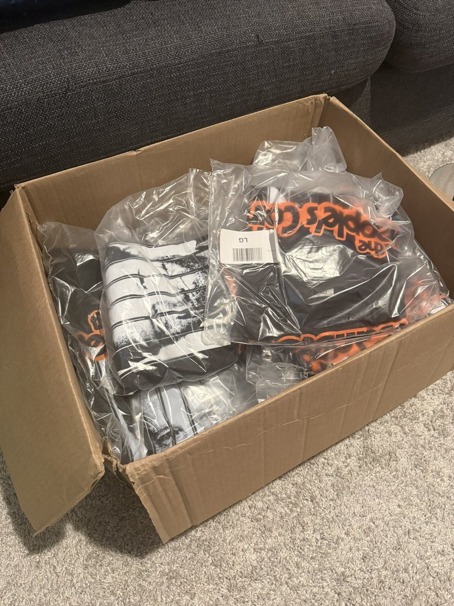 Throwback to when I bought $1k of #jailstool merch leading up to <a href="/stoolpresidente/">Dave Portnoy</a> merch profit buy just to try and beef that up some. 

Should have invested in Wembanyama rookie cards <a href="/Jerrythekid21/">Jersey Jerry</a>