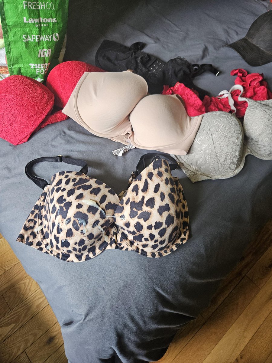 Girl sexy bra 18k tweet media