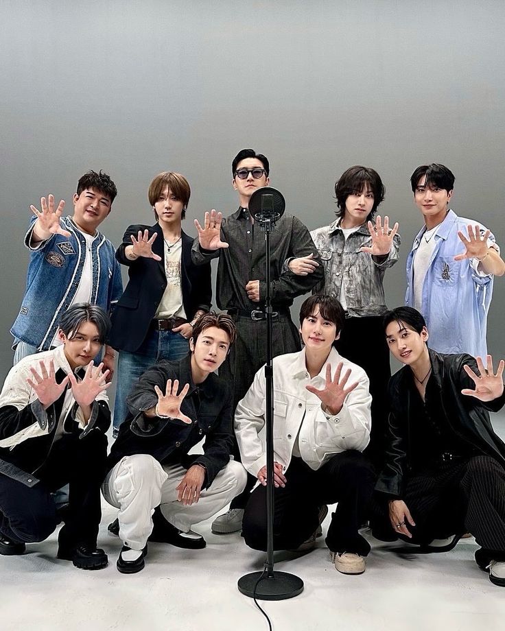 Happy 20th Anniversary! 💙🥹

#20toEternitySuperJunior
#슈퍼주니어_더라스트맨_스탠딩
#SUPERJUNIOR_20th_Anniversary