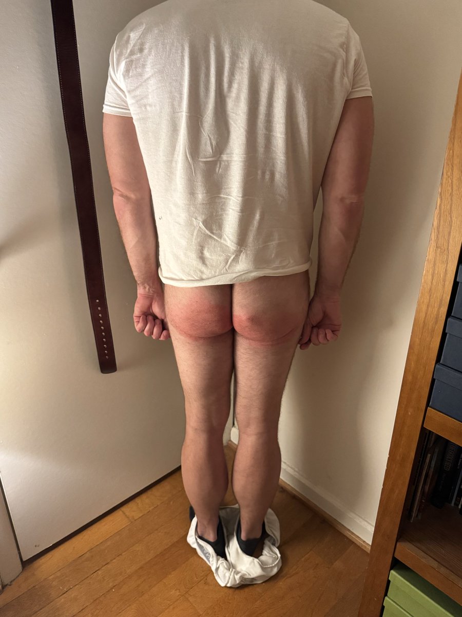 dupontdaddyDC's tweet photo. Sent to the corner, then sent to The Bad Boys Bullhide Belt Club 

✋🏻🍑🔥

#TBBBBC #BLWTBB #malespanking #mmspanking #otkspanking #spanking https://t.co/m5H2vFcLg8