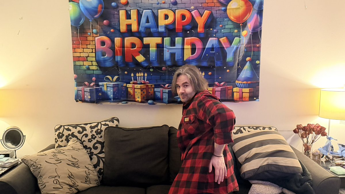 CapsLockKeyon's tweet image. Happy birthday to me 🤤