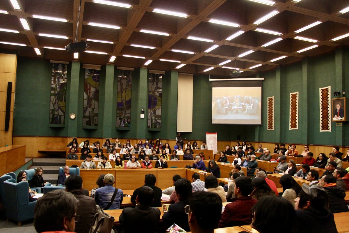 #EnVivo 🎥 Inicia la presentación del libro ‘La mirada imperial puesta en Galápagos’ que analiza el impacto de las bases militares en Galápagos y su influencia en la política nacional y regional.

Mira la presentación aquí 📲 facebook.com/share/v/17ese9…