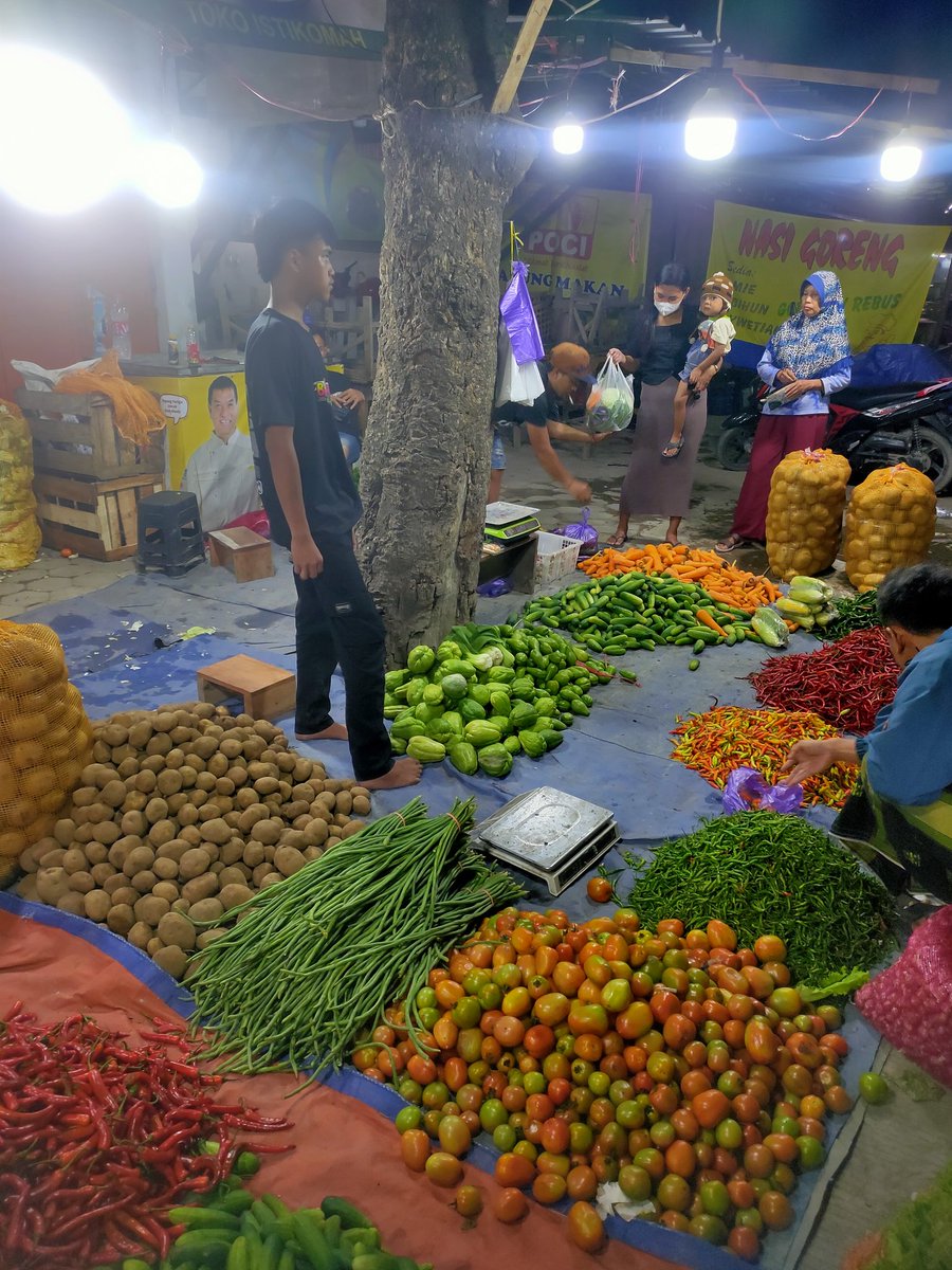 Malam tadi habis beli sayur sayurran, enaknya bikin apya? Ada ide gak guys??