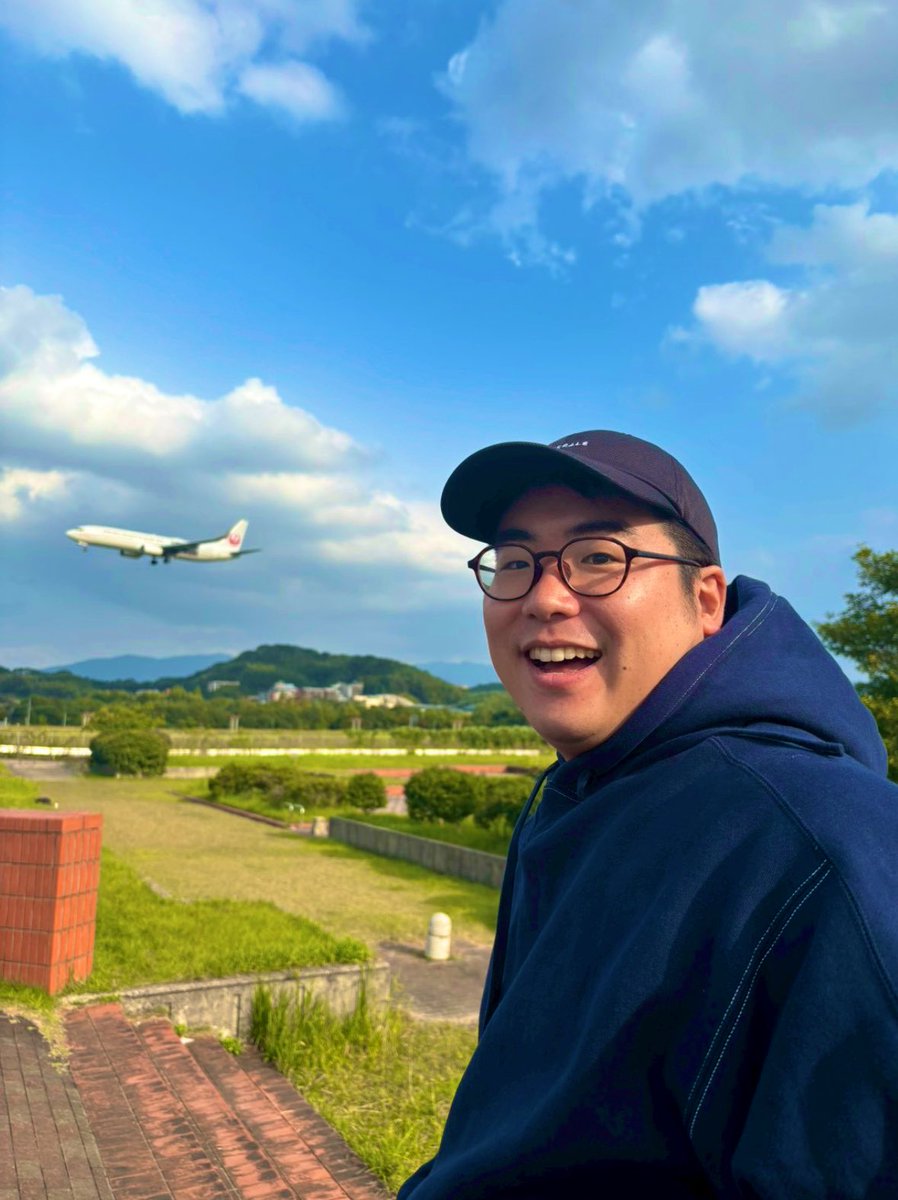 最高へ Fly! 最高のsmile!
最高のもっと先へ
曇り空も突き抜けた先で
笑って 笑って 進んでく✨