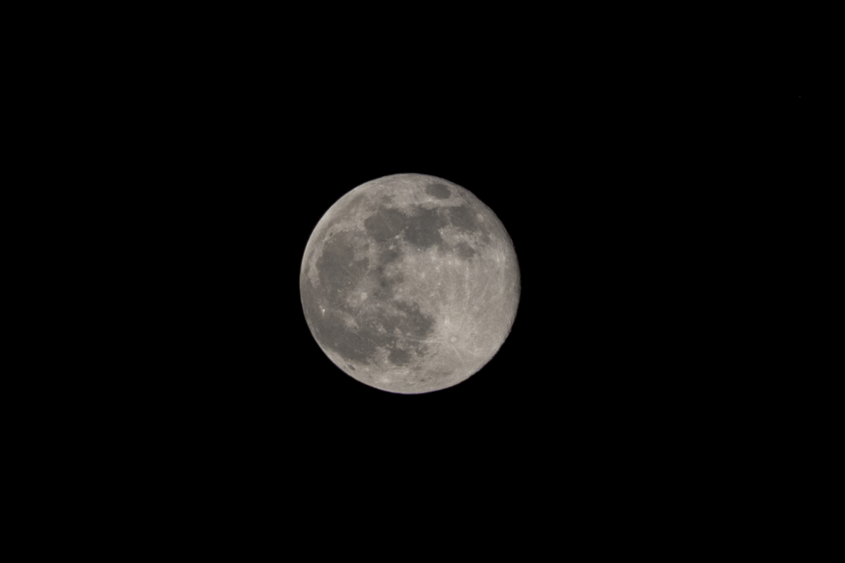 siraim's tweet image. Full moon is full...