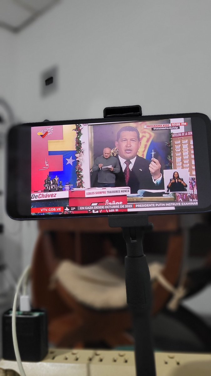 alex_dukson's tweet photo. @ConElMazoDando En sintonía @ConElMazoDando en su programa 550 desde #SurDelLago #ZULIA #PatriaUnidaPaLoQueSalga https://t.co/kceWmFc60s