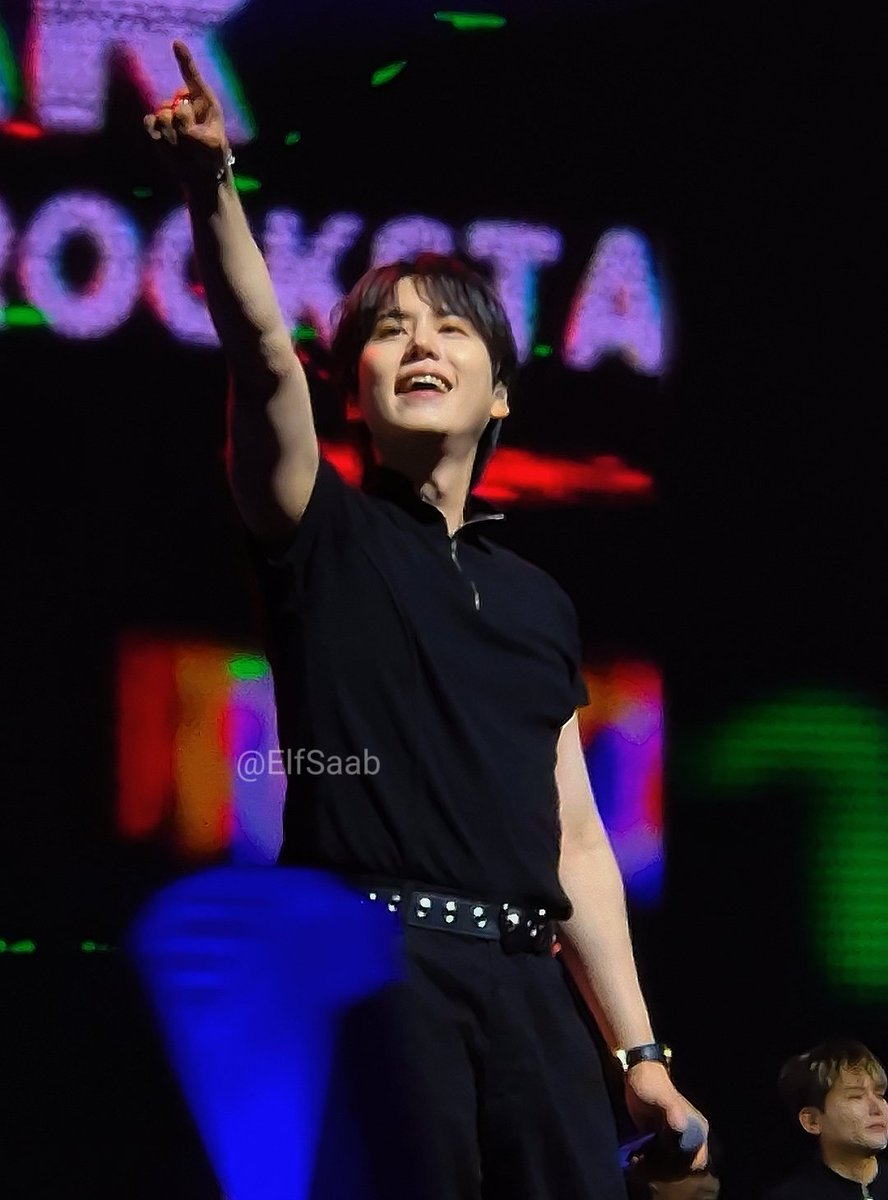 ElfSaab's tweet photo. Soy medio celosa pero por ser aniversario de SJ les voy a regalar al resto de gamers ☝🏻😍 esta foto tan preciosa que le tomé a Kyuhyun en el #SS10inMEXICO
De nada. 😘😘😘 JSJAJA
#20toEternitySuperJunior
#슈퍼주니어_더라스트맨_스탠딩
#KYUHYUN @GaemGyu https://t.co/5sXOJNPk5s