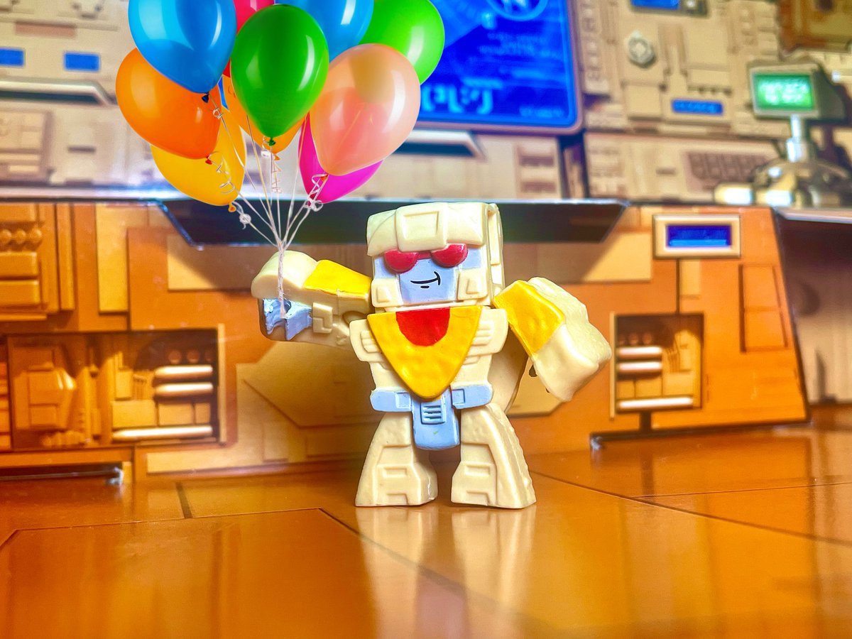 botbots365's tweet image. Oh, hey
look at the balloons