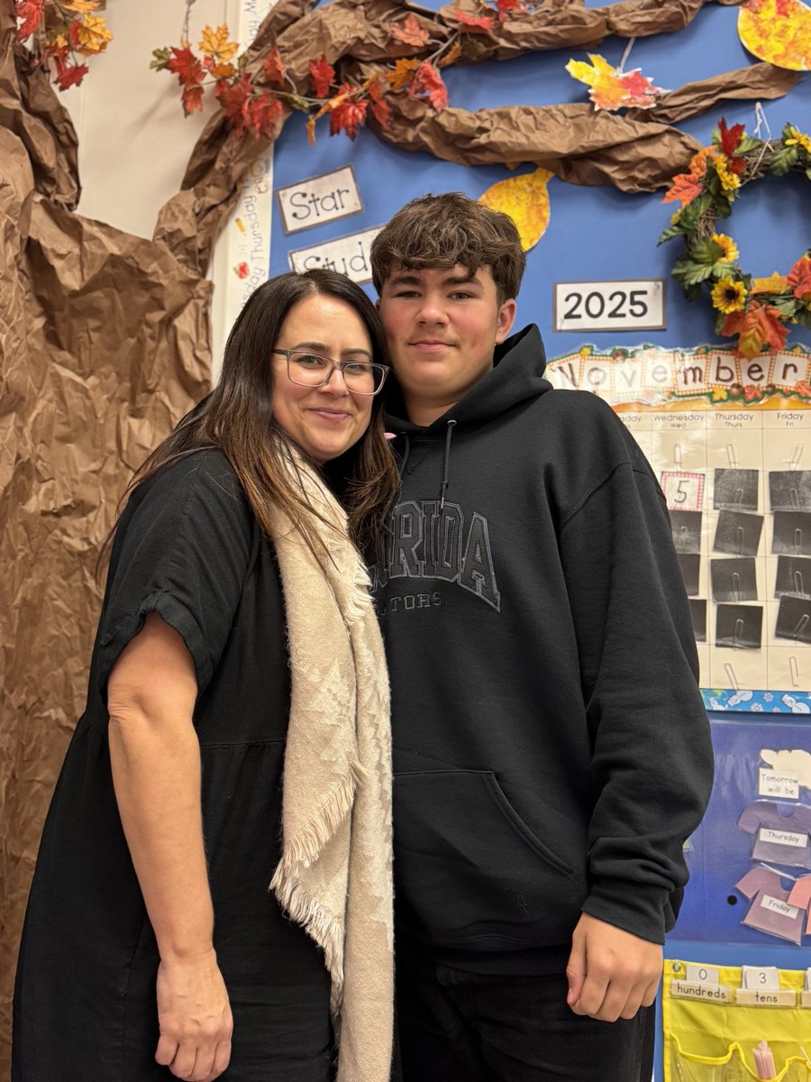 AbbotsfordSD's tweet photo. A special day at the district! Many of our staff brought their Grade 9 children to experience Take Our Kids to Work Day. It was an inspiring opportunity to see why so many people #ChooseAbbySchools for their career.
#AbbySchools https://t.co/C7IJhrLzCC