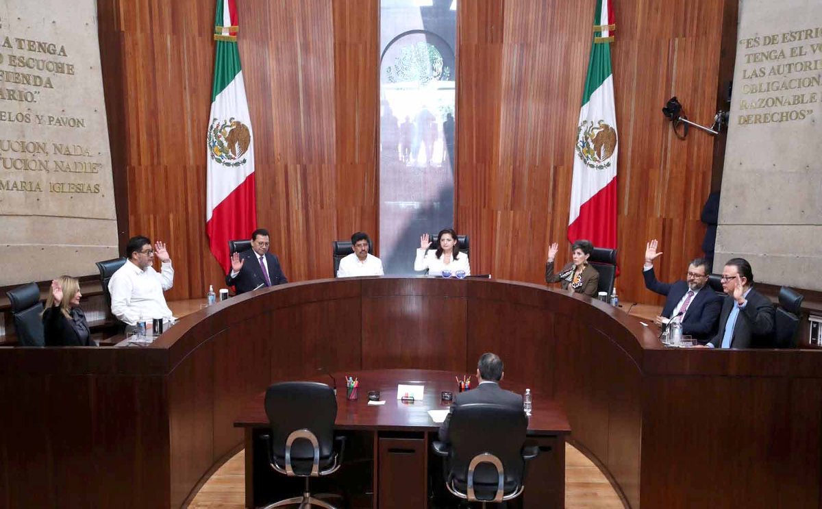 revistavyvmx's tweet image. ✍️El ex magistrado electoral Jesús Orozco nos comparte sus reflexiones sobre la #ReformaalPoderJudicial en su texto &quot;Necesidad de recuperar la autonomía del Tribunal Electoral y la independencia de sus magistraturas&quot; para nuestra edición de #Noviembre 
🖱 vozyvoto.com.mx